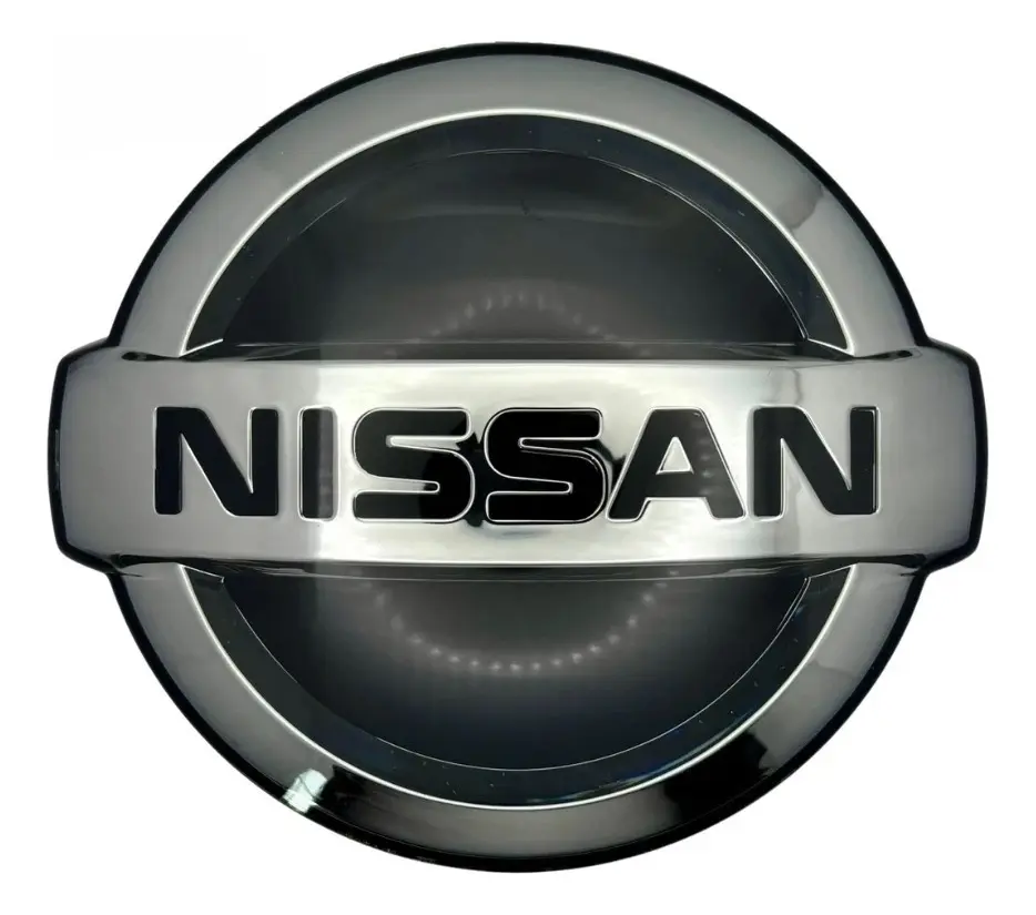 Emblema Versa 23-25 Delantero Nissan Versa 2023-2025