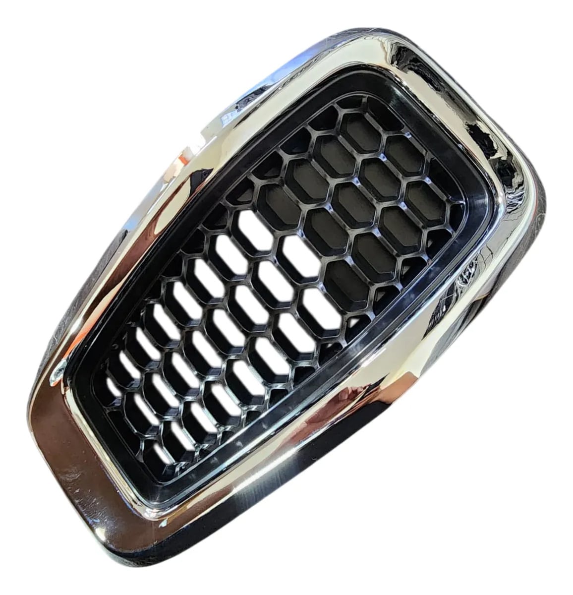 Parrilla Coraza Cromada #1 Delantero Jeep Cherokee 2014-2018