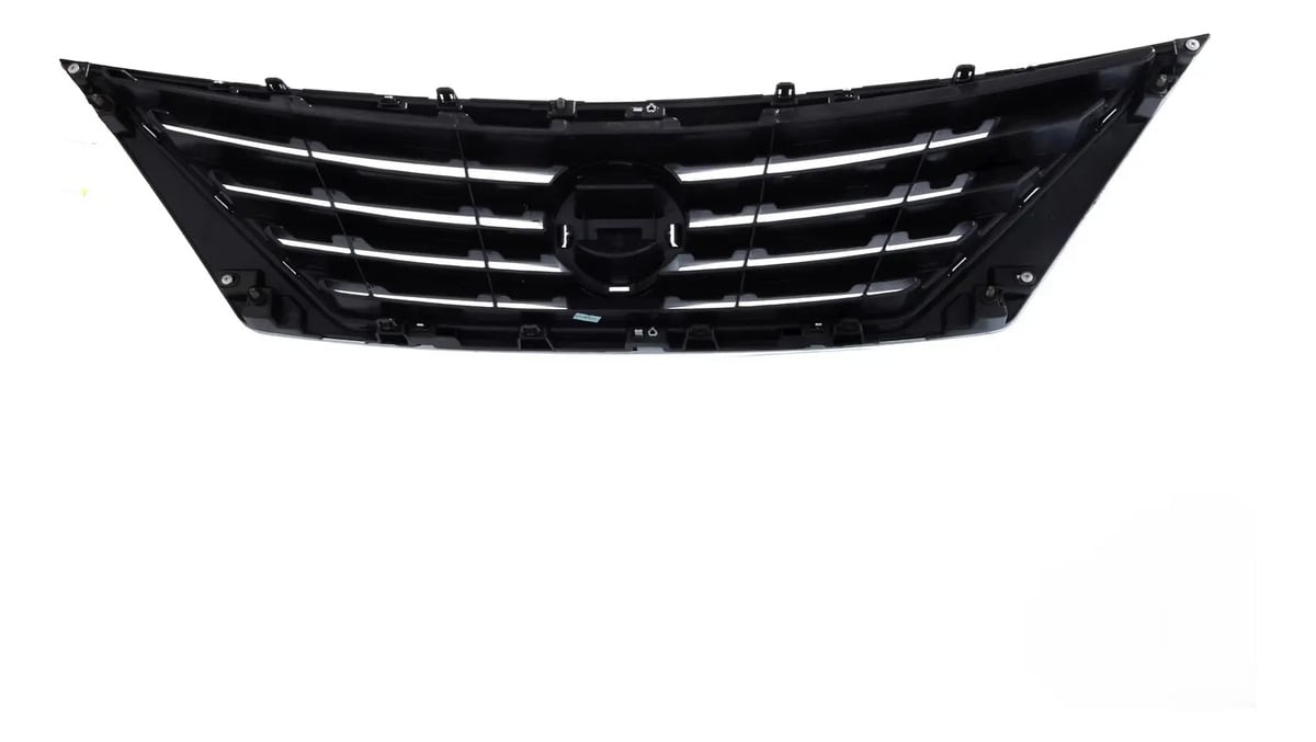 Parrilla Coraza Cromada Delantero Nissan Versa 2015-2019
