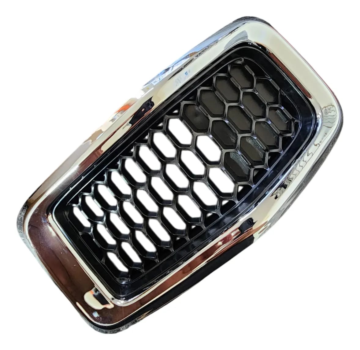Parrilla Coraza Cromada #2 Delantero Jeep Cherokee 2014-2018
